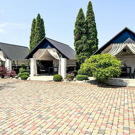 Koral Hotel *